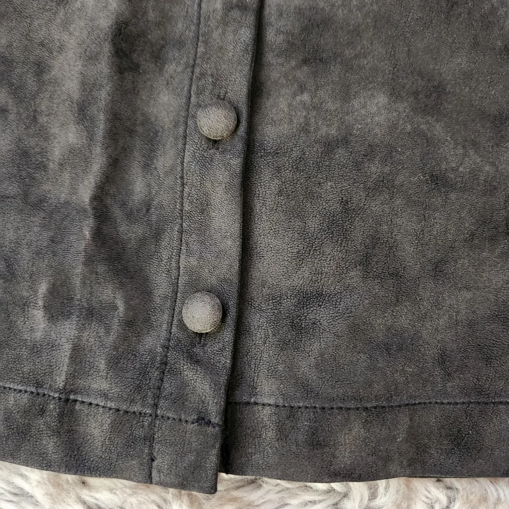 Free People button front